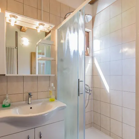 Holiday home Cozy Holiday Home In Kvarner With Outdoor Jacuzzi