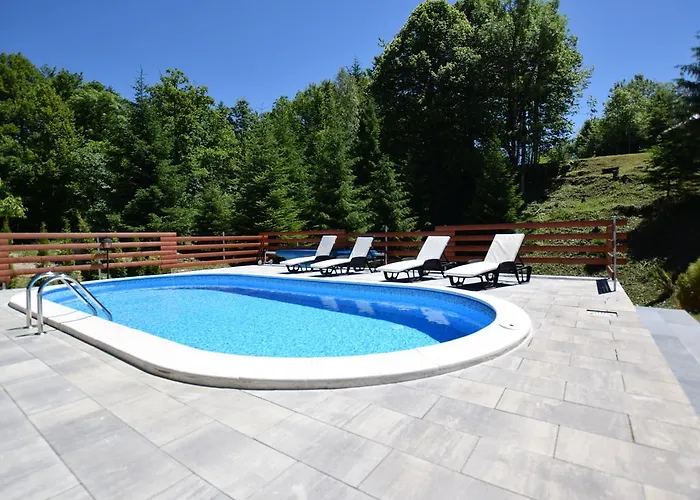 In Gorski Kotar With Pool Nyaraló
